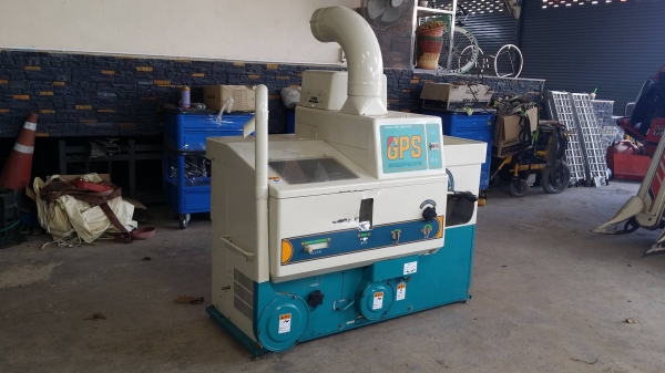 เครื่องสีข้าวกล้องเก่าญี่ปุ่น  SATAKE  รุ่น GPS300A  สภาพเครื่องสวย พร้อมใช้งาน