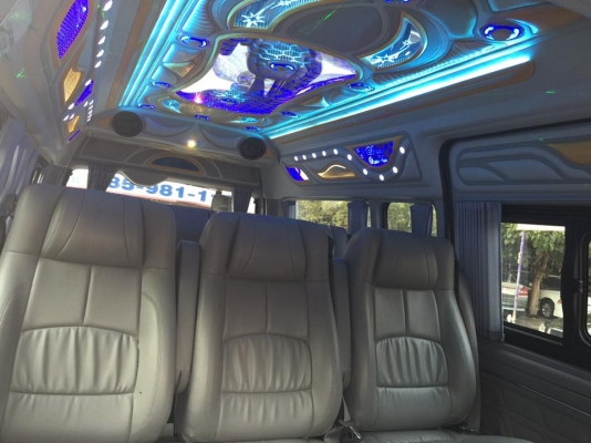 โทร 0922726669 ตันหยง เบสท์รถตู้ฝั่งธน TOYOTA COMMUTER D4D 3.0CC MT 2014 // ราคา 1,179,000 บาท