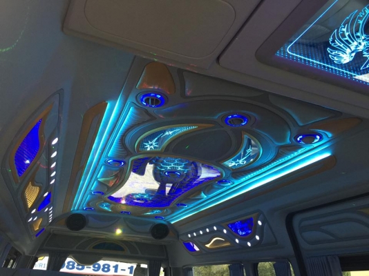 โทร 0922726669 ตันหยง เบสท์รถตู้ฝั่งธน TOYOTA COMMUTER D4D 3.0CC MT 2014 // ราคา 1,179,000 บาท