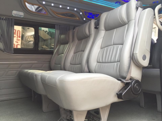 โทร 0922726669 ตันหยง เบสท์รถตู้ฝั่งธน TOYOTA COMMUTER D4D 3.0CC MT 2014 // ราคา 1,179,000 บาท