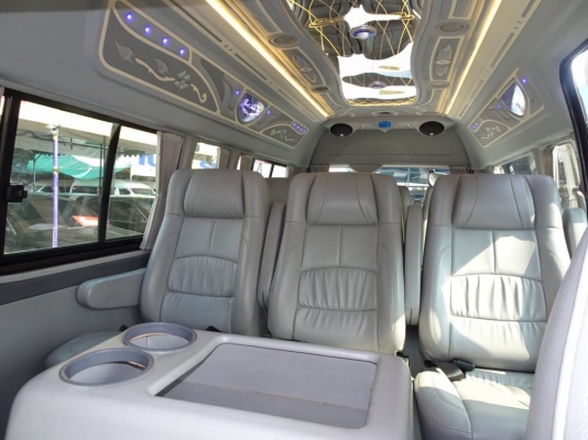 โทร 0922726669 ตันหยงเบสท์รถตู้ฝั่งธน COMMUTER ปี 2010 ดีเซลล์ แต่งวีไอพี เบาะหนัง 3 แถว ราคา 859,000 บาท