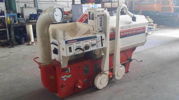 เครื่องสีข้าวกล้องเก่าญี่ปุ่น  YANMAR  รุ่น RHS30L  สภาพเครื่องสวย พร้อมใช้งาน