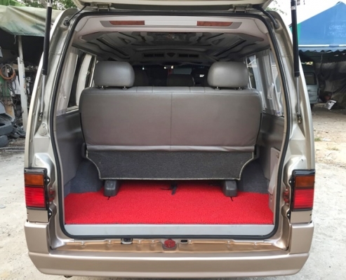 รถตู้สวยๆสักคัน เครื่องเดิมดีเซล เกียร์ออโต้ ตัวพิเศษพร้อมใช้งานวิ่งทางไกลสบายLINE:seiatong003