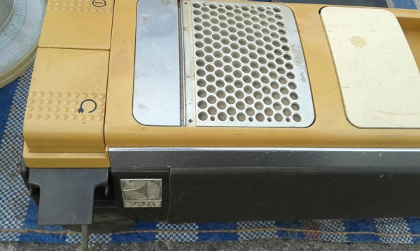 เครื่องดูดและเป่าอิเล็คโทรลัค