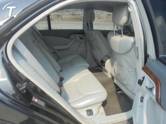 BENZ S-CLASS, S280 โฉม W220 สีดำ เกียร์ออโต้ ติดแก๊ส LPG ทะเบียน ธค3283 กรุงเทพฯ