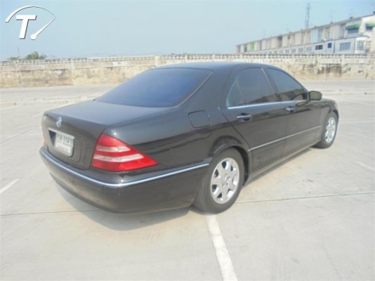 BENZ S-CLASS, S280 โฉม W220 สีดำ เกียร์ออโต้ ติดแก๊ส LPG ทะเบียน ธค3283 กรุงเทพฯ