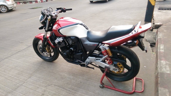 ขายคับ HONDA CB400 TECH3 ปี2007 กญแจชิฟ สีสวย ท่อแต่ง แฮนด์บาร์ อินวอยส์สรรพสามิตร ราคา 97500 บาท  ส่งได้ทั่วไทยคับ สนใจติดต่อ 081-0578282 FACEBOOK  ชาญณรงค์ ป๊อป ชัยอมฤต ไอดีไลน์ POPBIGBIKESAKON คับ สนใจรถสวย ถูก ดี ต้อง POP BIGBIKE SAKONNAKHON คลิปวิดีโ