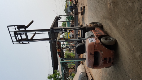 ขายยก2.5ตันดีเซลเสา4เมตร