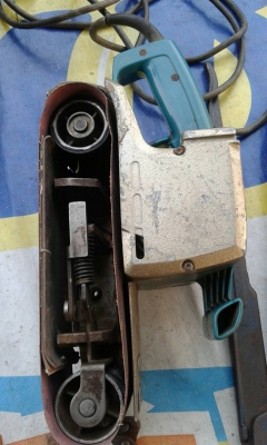 เครื่องขัดกระดาษทรายรถถังมากีตา