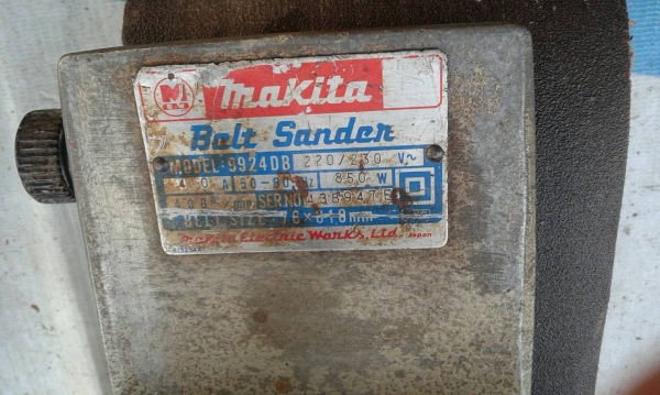 เครื่องขัดกระดาษทรายรถถังมากีตา