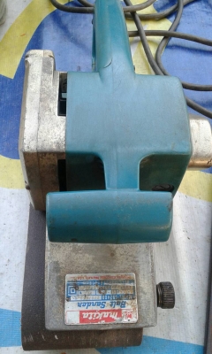 เครื่องขัดกระดาษทรายรถถังมากีตา