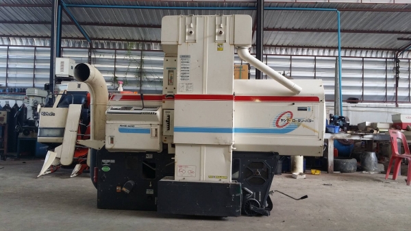 เครื่องสีข้าวกล้องเก่าญี่ปุ่น YANMAR  รุ่น RHS400 สภาพเครื่องสวย พร้อมใช้งาน