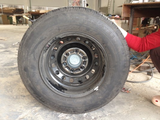 ขายยางพร้อมล้อ 6  รู