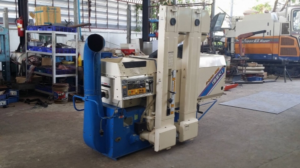 เครื่องสีข้าวกล้องเก่าญี่ปุ่น ISEKI  รุ่น 405 สภาพเครื่องสวย พร้อมใช้งาน