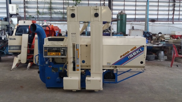 เครื่องสีข้าวกล้องเก่าญี่ปุ่น ISEKI  รุ่น 405 สภาพเครื่องสวย พร้อมใช้งาน