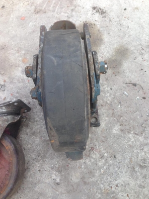 ขายล้อสำหรับงานหนักแข็งแรงรับได้หลายตันครับ ขาย 900 บาทต่อล้อ