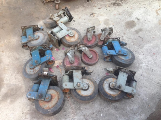 ขายล้อสำหรับงานหนักแข็งแรงรับได้หลายตันครับ ขาย 900 บาทต่อล้อ