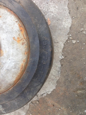 ขายล้อสำหรับงานหนักแข็งแรงรับได้หลายตันครับ ขาย 900 บาทต่อล้อ