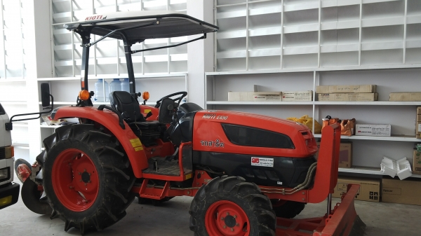 ขาย รถสาธิต ของตัวแทน แองโกลไทย KIOTI EX50   รถสาธิต ขนาด 50 แรงม้า