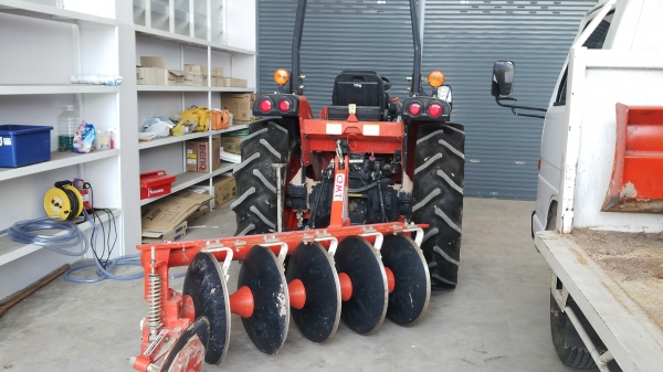 ขาย รถสาธิต ของตัวแทน แองโกลไทย KIOTI EX50   รถสาธิต ขนาด 50 แรงม้า