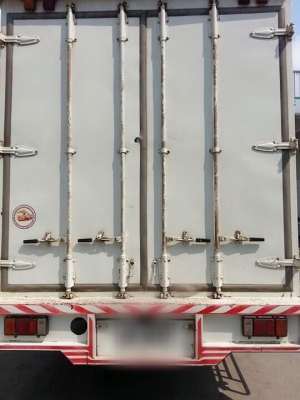 ขาย 6 ล้อ อีซูซุ NPR 150 แรง ปี 52 ตู้แห้ง  ยาว 5 ม. สภาพสวยจัด พร้อมใช้  จัดแนนท์ได้ครับ สนใจติดต่อ 081-9420141  ,  081-5715326