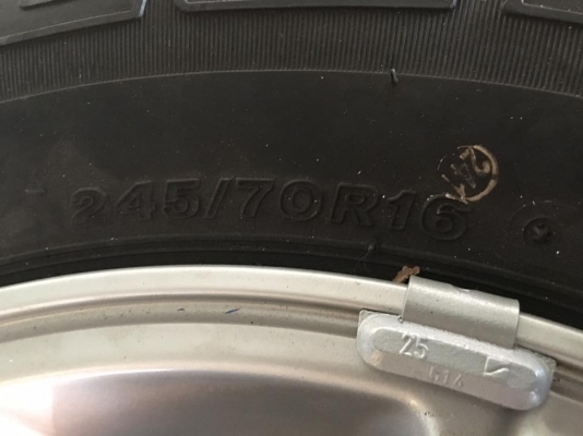 ยางใหม่พร้อมแม๊กซ์ถอดป้ายแดงในศูนย์ ขนาด 245/70R16