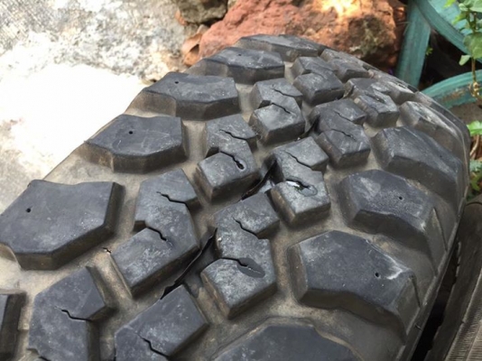 ขายยาง Maxxis buck shot 265/75/16 ปี14