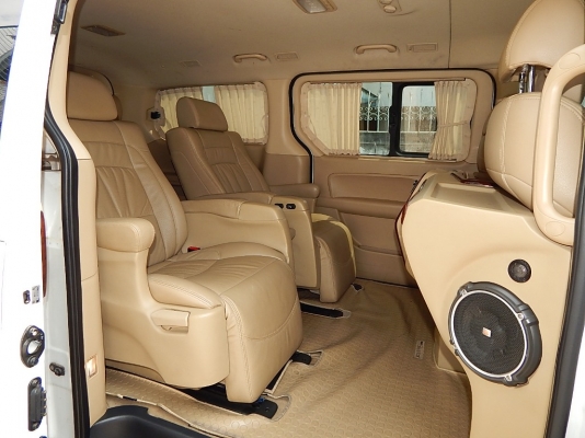 HYUNDAI GRNAD STAREX 2.5 VIP ปลายปี 2011 HYUNDAI GRNAD STAREX 2.5 VIP ปลายปี 2011