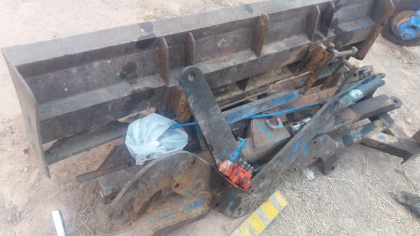 ชุดดันหน้า KK ใสารถไถฟอร์ด ชุดดันหน้า KK ใสารถไถฟอร์ด