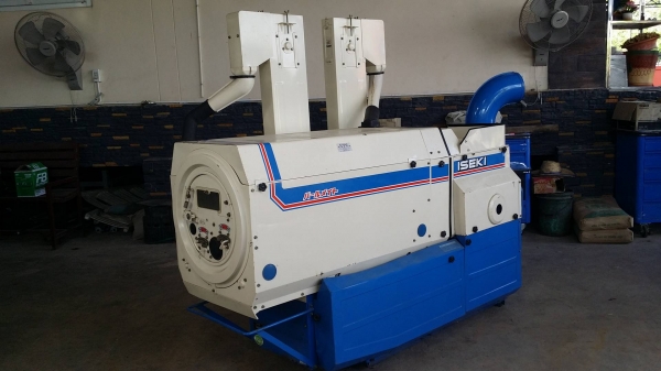 เครื่องสีข้าวกล้องเก่าญี่ปุ่น ISEKI  รุ่น MX400 สภาพเครื่องสวย พร้อมใช้งาน