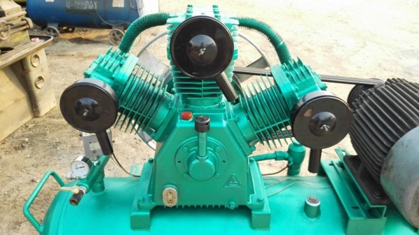 *** Sold *** ปั้มลม FUSHENG 15 HP ถัง 350 ลิตร ไฟ 380V สภาพใหม่ หัวปั้มแน่นๆวิ่งนิ่มเสียงเงียบมาเทสก่อนได้!!