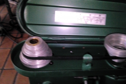 สว่านแท่น SUPER KING ให้พร้อมปากกาจับชิ้นงาน สูง 60 cm.มอเตอร์ 1/3 แรงม้า จับดอกสว่านได้ถึง 13 มม. ปรับสปีดได้ 5 ระดับ