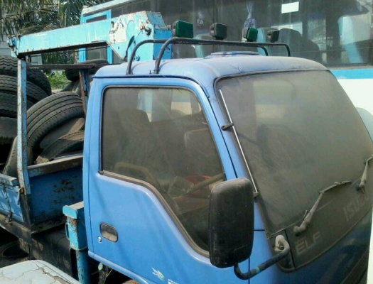 6ล้อติดเครน2.5ตัน