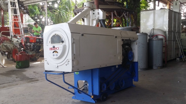 เครื่องสีข้าวกล้องเก่าญี่ปุ่น  ISEKI รุ่น 307D สภาพเครื่องดี พร้อมใช้งาน