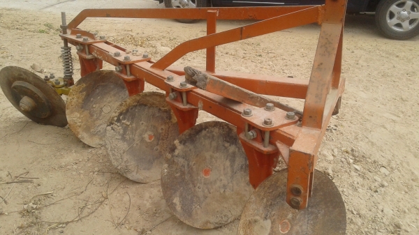 ขายตามสภาพพาน4ใบ20นิ้วของLCSติดมากับรถไถ36แรง