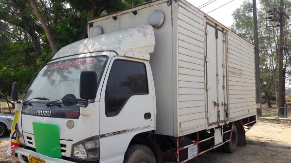 ขายรถหกล้อตู้แห้ง ISUZU NQR เครื่อง 175 แรง ปี 51 ตู้แห้ง 4 บาน ยาว 5.50 เมตร พร้อมใช้งาน