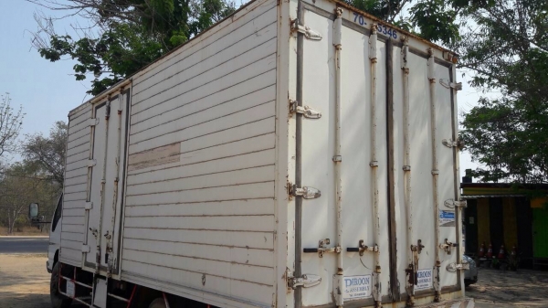 ขายรถหกล้อตู้แห้ง ISUZU NQR เครื่อง 175 แรง ปี 51 ตู้แห้ง 4 บาน ยาว 5.50 เมตร พร้อมใช้งาน