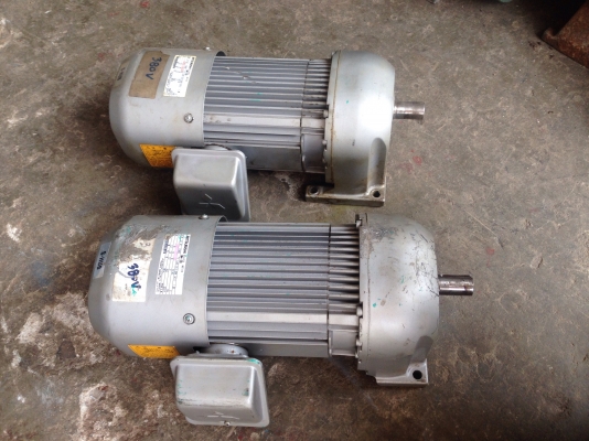 ( เหลือ 1 ตัวครับ )ขายมอเตอร์เกียร์ mitsubishi 1HP. 380V อัตราทด 1:25 มีเบรคในตัว สภาพสวยวิ่งนิ่ม เดิมๆ พร้อมใช้งาน มี 2 ตัวครับ ( ขาแตก 1 ตัว ตามรูปครับ ) ( เหลือ 1 ตัวครับ )ขายมอเตอร์เกียร์ mitsubishi 1HP. 380V อัตราทด 1:25 มีเบรคในตัว สภาพสวยวิ่งนิ่ม เดิมๆ พร้อมใช้งาน มี 2 ตัวครับ ( ขาแตก 1 ตัว ตามรูปครับ )