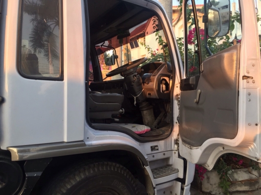 ขายรถหกล้อติดเครน HINO FF1J เครื่อง JO8C-210 แรง ปี 40 กระบะช่วงยาว 6.50 เมตร ยาง 9.00 ติดเครน tanado 3 ตัน 4 ปอก 3 ชัก ทะเบียนพร้อม