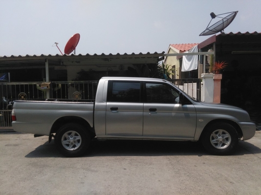 ขายครับ กะบะ ราคาแสนกลางๆ  strada grandis 4ประตู 2.8 GLX รถปี 2002