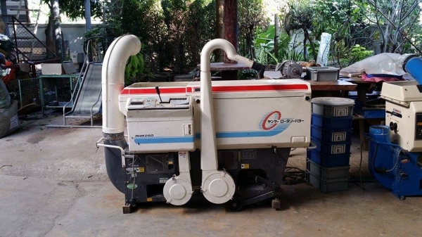 เครื่องสีข้าวกล้องเก่าญี่ปุ่น YANMAR รุ่น RHM250 สภาพเครื่องสวย พร้อมใช้งาน