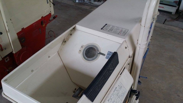 เครื่องสีข้าวกล้องเก่าญี่ปุ่น  ISEKI รุ่น 255 สภาพเครื่องดี พร้อมใช้งาน