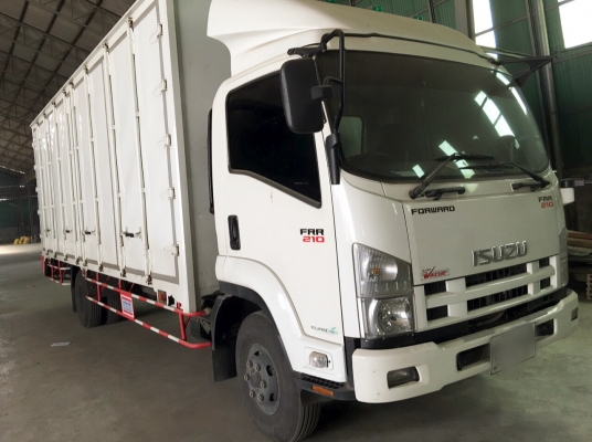 ขาย 6 ล้อ อีซูซุ FRR 210 แรง ตู้แห้ง  ยาว 6.5 ม. วิ่งน้อย 1x,xxx สภาพสวยจัด พร้อมใช้  จัดแนนท์ได้ครับ สนใจติดต่อ 081-9420141  ,  081-5715326