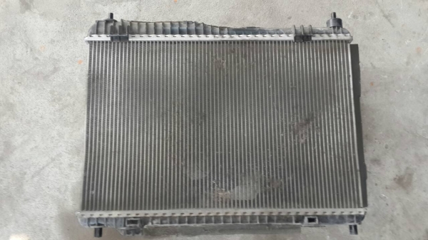 หม้อน้ำ พร้อมพัดลมไฟฟ้า fiesta