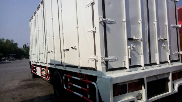 ต้องการขายรถฮีโน่เอฟจี8เจตู้10บานไม่มีเสากลางเครื่อง212แรงปี47ยางเต็มคัชซีสวยสภาพพร้อมใช้สนใจติดต่อด่วนเจ้าของขายเอง