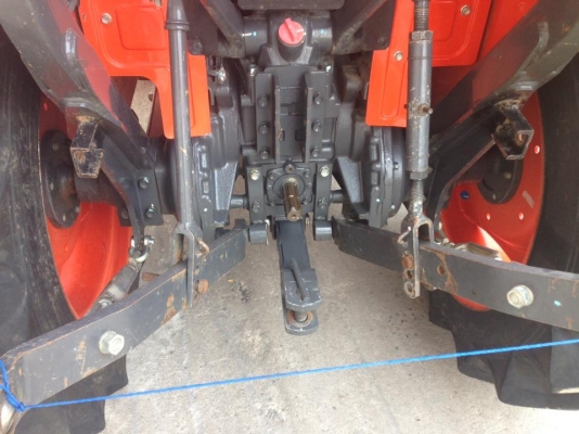 คูโบต้า L3202 SP 4 WD พร้อมใบมีดดันหน้า เล่มทะเบียนพร้อม