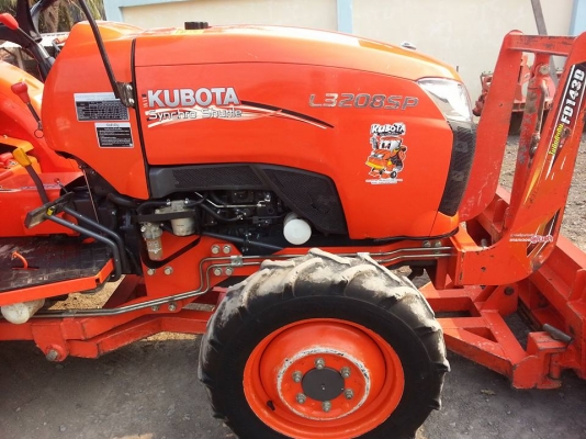 คูโบต้า L3202 SP 4 WD พร้อมใบมีดดันหน้า เล่มทะเบียนพร้อม