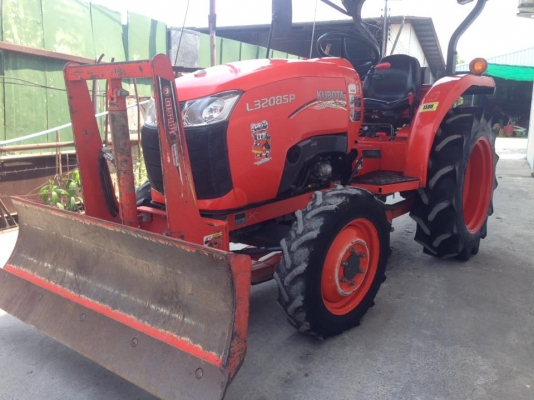 คูโบต้า L3202 SP 4 WD พร้อมใบมีดดันหน้า เล่มทะเบียนพร้อม