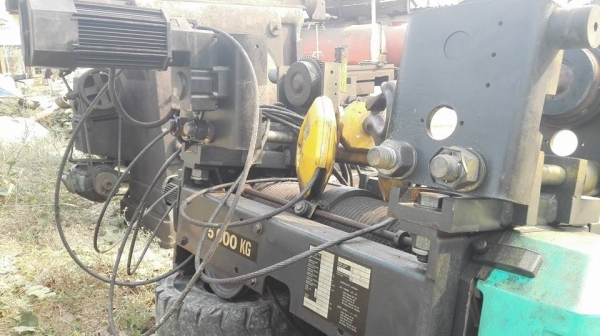 *** Sold *** รอกสลิง EUROBLOC 5 ตัน. สลิงยาว 12 m. ความเร็ว 2 สปีด(ช้า:เร็ว) ไฟ 380V พร้อมตัวเดินรางบีม สภาพใหม่ 95\% มาเทสได้เลย!!