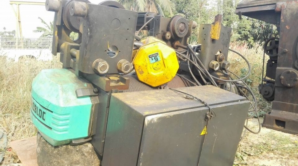 *** Sold *** รอกสลิง EUROBLOC 5 ตัน. สลิงยาว 12 m. ความเร็ว 2 สปีด(ช้า:เร็ว) ไฟ 380V พร้อมตัวเดินรางบีม สภาพใหม่ 95\% มาเทสได้เลย!!